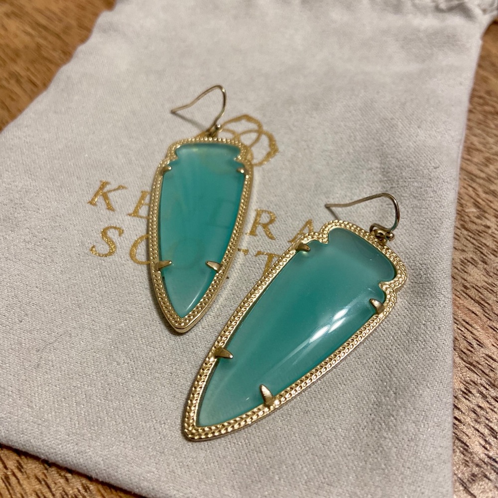 Kendra Scott Arrow Earrings